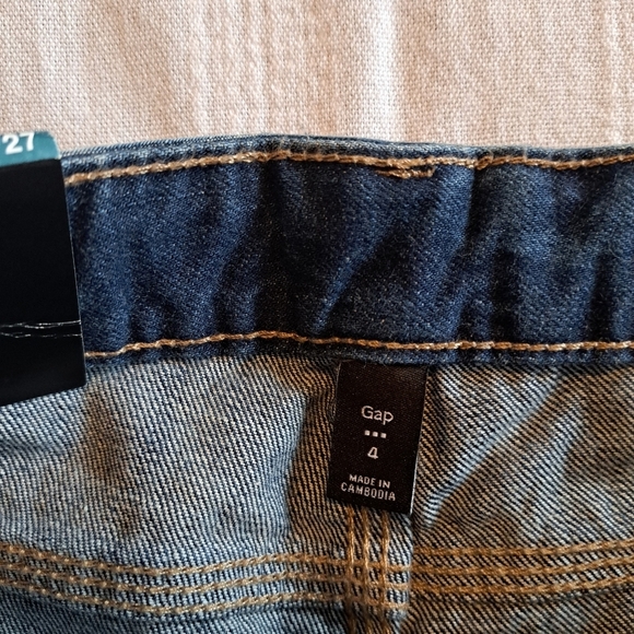 Gap Premium women's size 4 vintage destructed style jean shorts NWT - Picture 3 of 7
